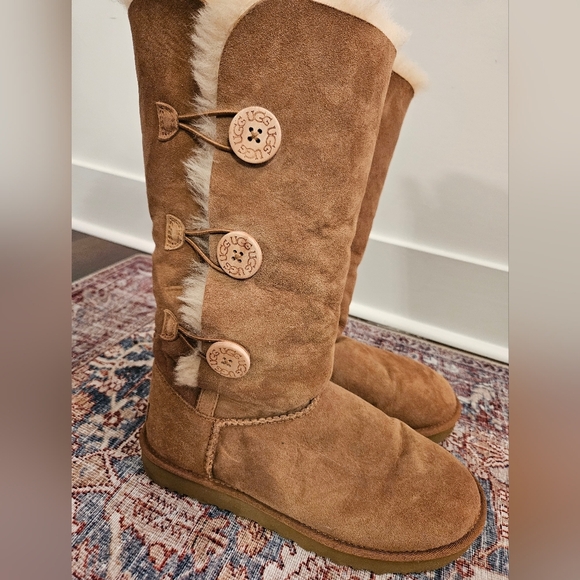 NWOT 🌟 UGG WOMEN'S BAILEY BUTTON TRIPLET II BOOT - Size 9 - Picture 6 of 11